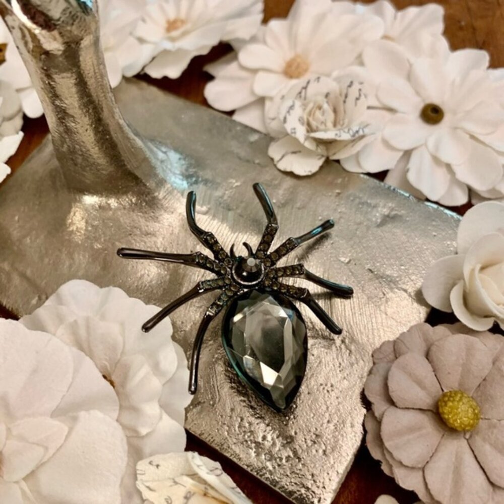 Stylish black Spider Brooch with Gemstone
